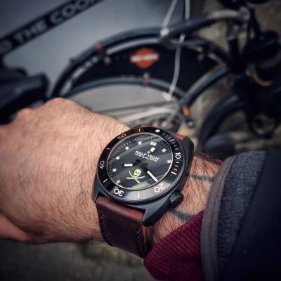 Instagram Repost


ralf_tech_fanpage

Bikers bar ! Feat the wrv pirate !

#ralftech_fanpage #hybrid #divewatch #toolwatch [ #ralftech #monsoonalgear #divewatch #toolwatch #watch ]