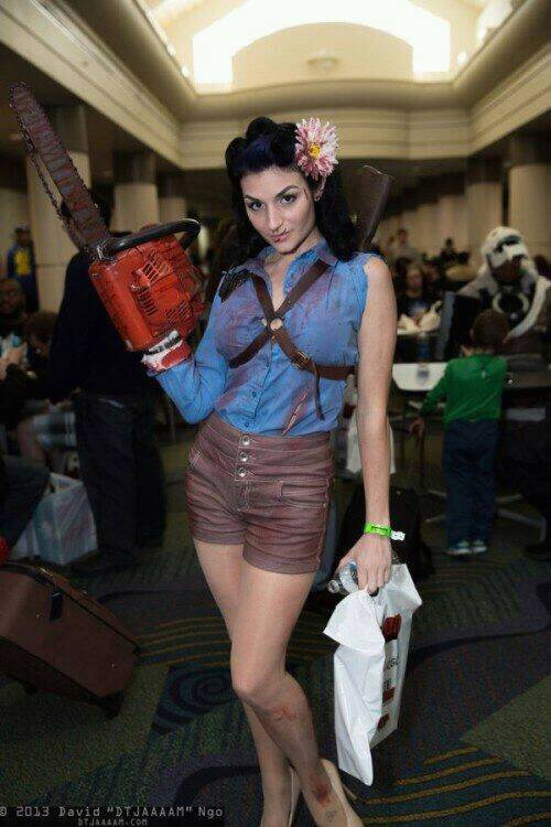 Cosplay of the day: Sexy lady Ash