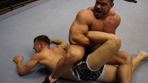 wrestling-abuse: Brian Cage dominates barefoot Kassee