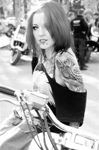 itattoobabes:  girl tattoo 