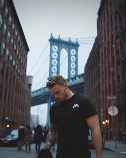 chemistreefr:  Brooklyn - Gus Kenworth 