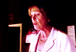 jynandor:rtd era meme: two supporting characters (½)↳ harriet jones