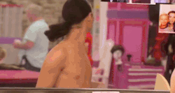 isleptwithallyourmothers:  When Kennedy Davenport tries to read you in the untucked lounge while wearing a glittery chicken costume. 