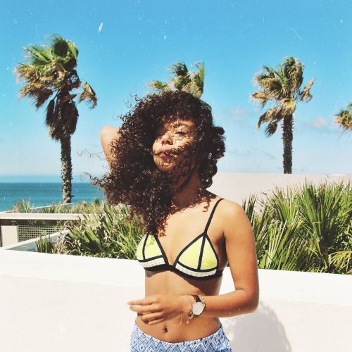 ☀️ #Portugal #Curls #Triangl | : @frogirlginny by laurenlewiss_ ift.tt/1TsIekr