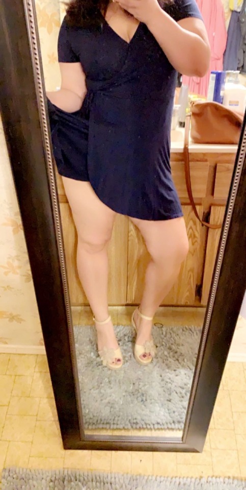 coveredsunshine-deactivated2020:Dresses are fun. So are my thighs ☺️😉