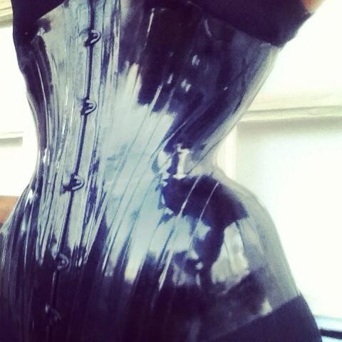 lacinglilithlatex:  New Lacing Lilith corset design - black shiny heavy rubber, with matte black busk. Killer curves in an instant. We’re in love!!  www.lacinglilith.comwww.facebook.com/lacinglilithlatexcouture   Reblog with credits! x