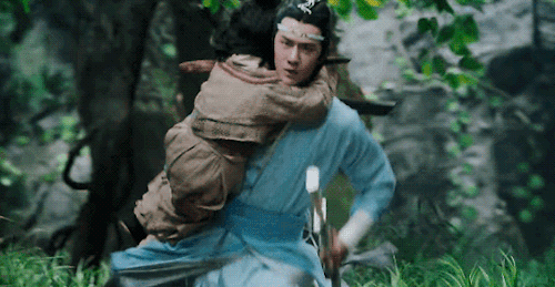 intoxicatingimmediacy:without-ado:Lan Zhan protected A-Yuan while the Yiling patriarch was fighting.
