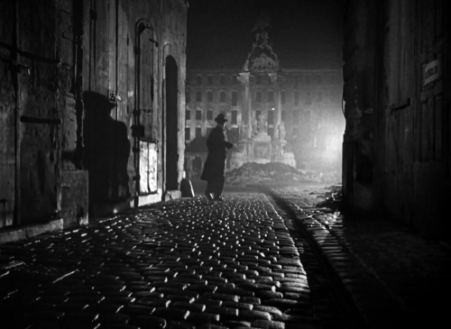 wilwheaton: mattfractionblog: thatsbelievable: sesiondemadrugada: The Third Man (Carol Reed, 1949). 