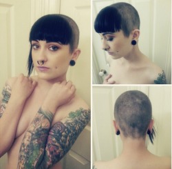 creepitreal666:  creepitreal666:  When I first shaved most of my hair off   This is my fav photo set of me taken, EVER.  Omfg @creepitreal666 you look so beautiful 