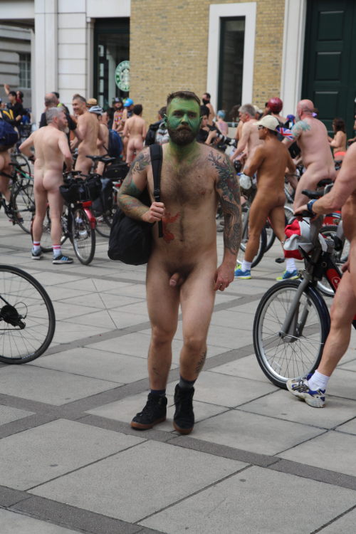 punud: teamwnbr: World Naked Bike Ride London UK 2016To see more pics of this great event go to&hell