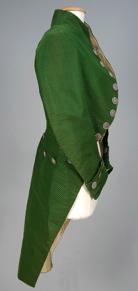 beggars-opera:18th century green! I think I’m going to make a whole series of 18th century fashion c