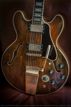deebeeus:  More shots of my 1972 Gibson ES-355 TDSV in walnut. 
