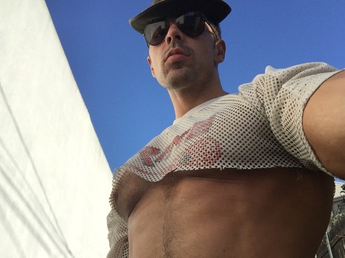 jeffyfuckingt:  Blue sky in Silverlake today. 