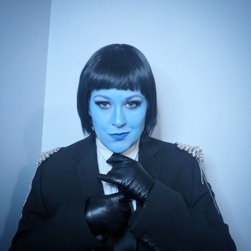 More of everyone’s favorite blue girl Hecate. Lore Olympus is by @usedbandaid #loreolympuscosp