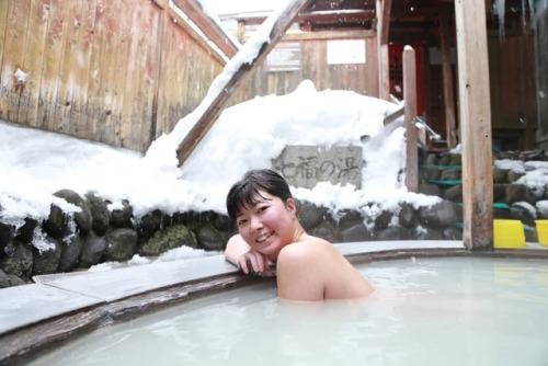 塩原温泉郷　新湯温泉の「湯荘白樺」・白濁のお湯はきっちり硫黄のかおり・のんびり入れる素敵な温泉です・#しずかちゃん#やさしいライン#日本人#japanese#japanesegirl#女の子#女性#g