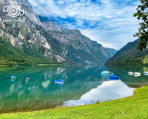 Klöntalersee - Switzerland (by Anna Jewels (@earthpeek))https://instagram.com/earthpeek