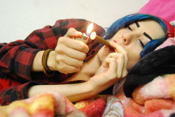 royallyoily:  Blunts in my queen’s bed.