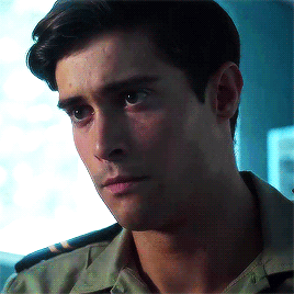tumblr_ptd0yx6Vyp1y0fs57o2_400.gif