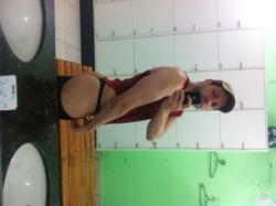 thongjock:  Hi, I send you one of my photos in the gym. I hope you enjoy it and think that it’s sexy enough to publish. Kisses from São Paulo, Brazil.