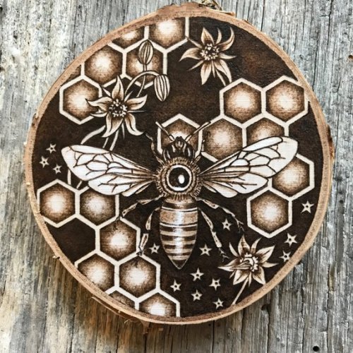 Bee Pyrography Wall Decor // SheriHoweArt
