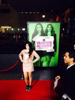 valelopez12:  @RegalLALIVE: .@JASMINEVILLEGAS on the #VampireAcademy Red Carpet