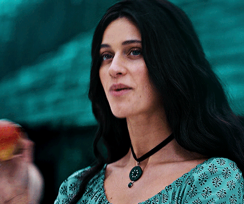 YENNEFER Of VENGERBERG The Witcher ☪︎ S3E01 "Shaerrawedd"