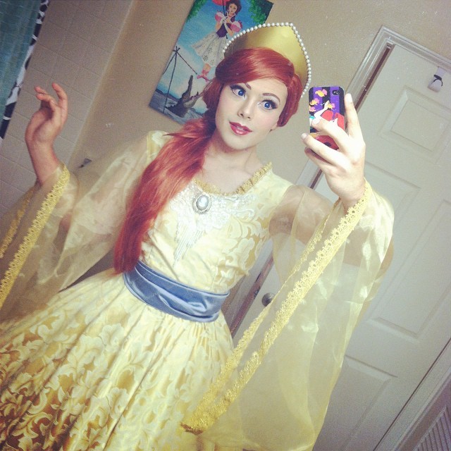 theofficialariel:  Rain+boredom=Anastasia. Forgot I made this dress until I was cleaning