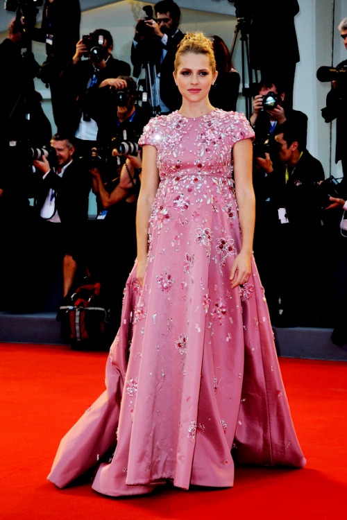 250/366 Dresses of 2016′s Red CarpetsTeresa Palmer at ‘ Hacksaw Ridge’ Venice Film Festival Premiere