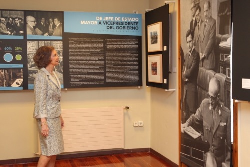 17.04.15 / Queen Sofía visited an exhibition about Captain General Don Manuel Gutiérrez Mellado