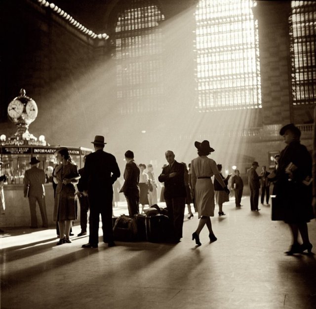 John Collier &bull; Grand Central Terminal, New York, 1941