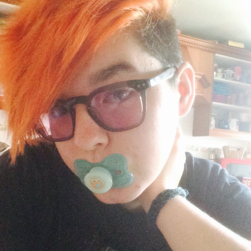 littleteatime:I am so ready for halloween my hair has turned orange!!!