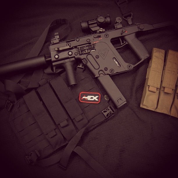 New Kriss Vector silencer, chest rig, mag pouches... - Airsoft Extreme