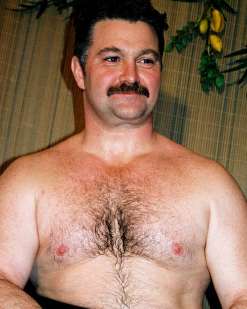 wrestlerswrestlingphotos:  hot daddybear GlobalFight personals 