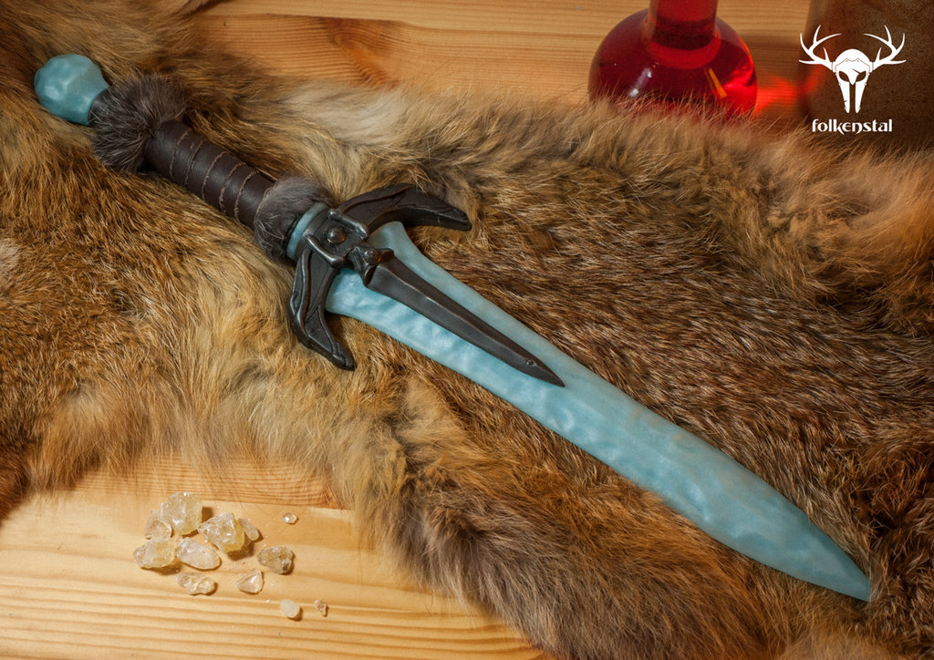 otlgaming:  Skyrim Replica Weapons &amp; Armor - Created by Folkenstal These
