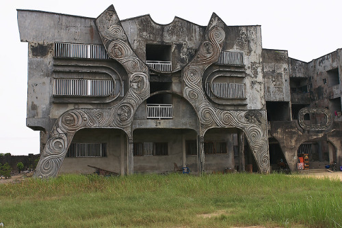 kawahineaihonua:  Space-Age Buildings in Africa Via 