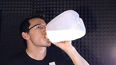 lissachan504:  MARK VS HOT THINGS