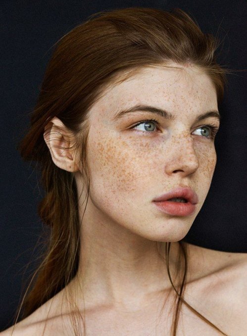 adailyredhead: Those lips…