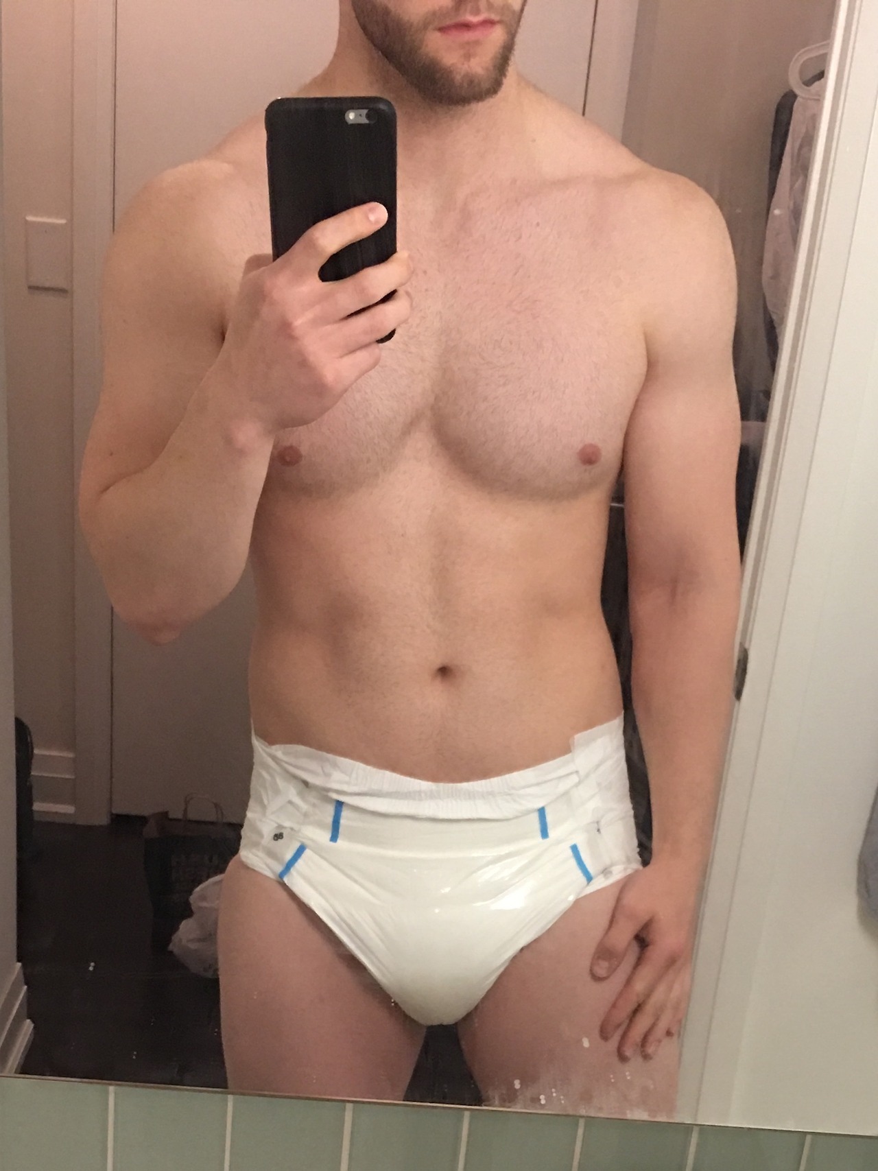 morrishudsonrock:who need a costume when you have diapers 