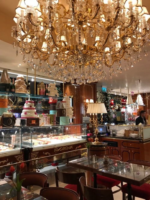 dietcrackcocaine: fancy snacks with @bombing hello all, my wife and I are in London