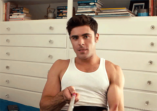 sandboytx:  ZAC EFRON CAN’T STOP TAKING SELFIES 