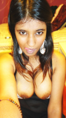 tamilactors:  nice horny babe…. www.tamilactorssex.com