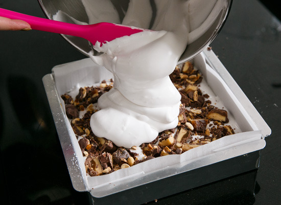 foodffs:  Goo Goo Cluster S’mores  Really nice recipes. Every hour.   