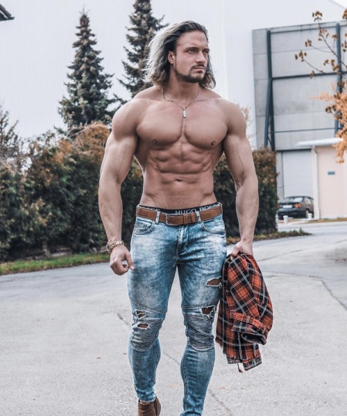 muscularmotivation:Jo Lindner