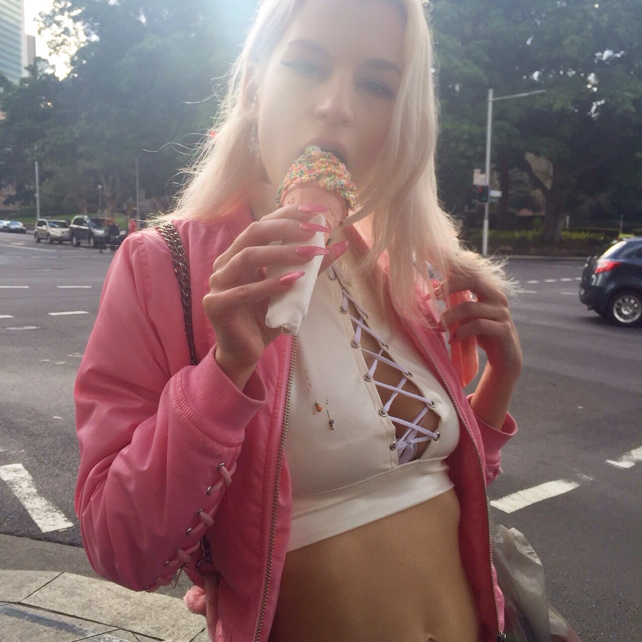 jasmandreamer:  Almost a sexual experience as the sprinkle top cone drips onto my