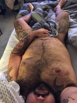 bearcolors:  spiffyjiffy01: Tummy tummy tummy More photos of hot beefy hairy men - follow me: http://bearcolors.tumblr.com - Thank you!