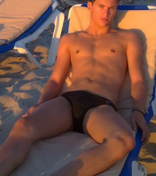 greenspeedos:  he’s a wonderful way to end Sunday 