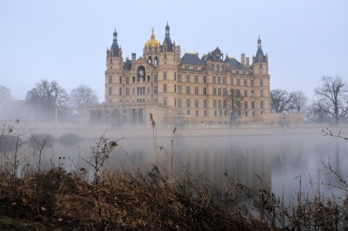 sucorsdaum:  St Michel Archange château de Schwerin Allemagne