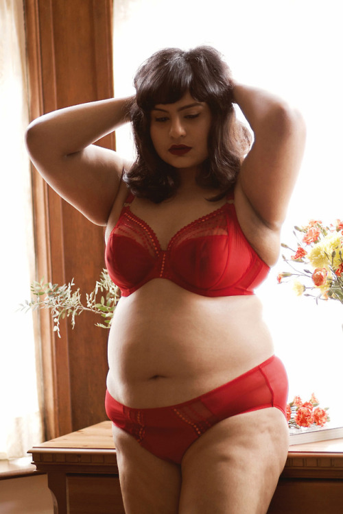 curiousfancy:Wearing ✶Elomi Matilda Bra and Briefs in Red ✶Elomi Sachi Bra and Briefs in Black ✶Easi