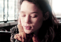 marianhwkes:– so, are you gonna tell me where you’re from?– so many places,