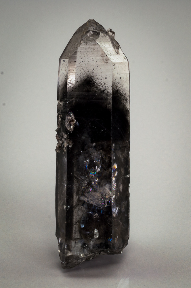 bijoux-et-mineraux:  Quartz With Hydrocarbon Inclusions - Jinkouhe, Sichuan Province,